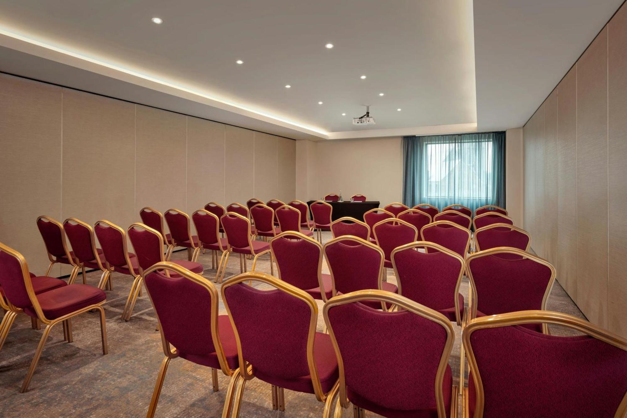Sheraton Athlone Hotel Eksteriør billede