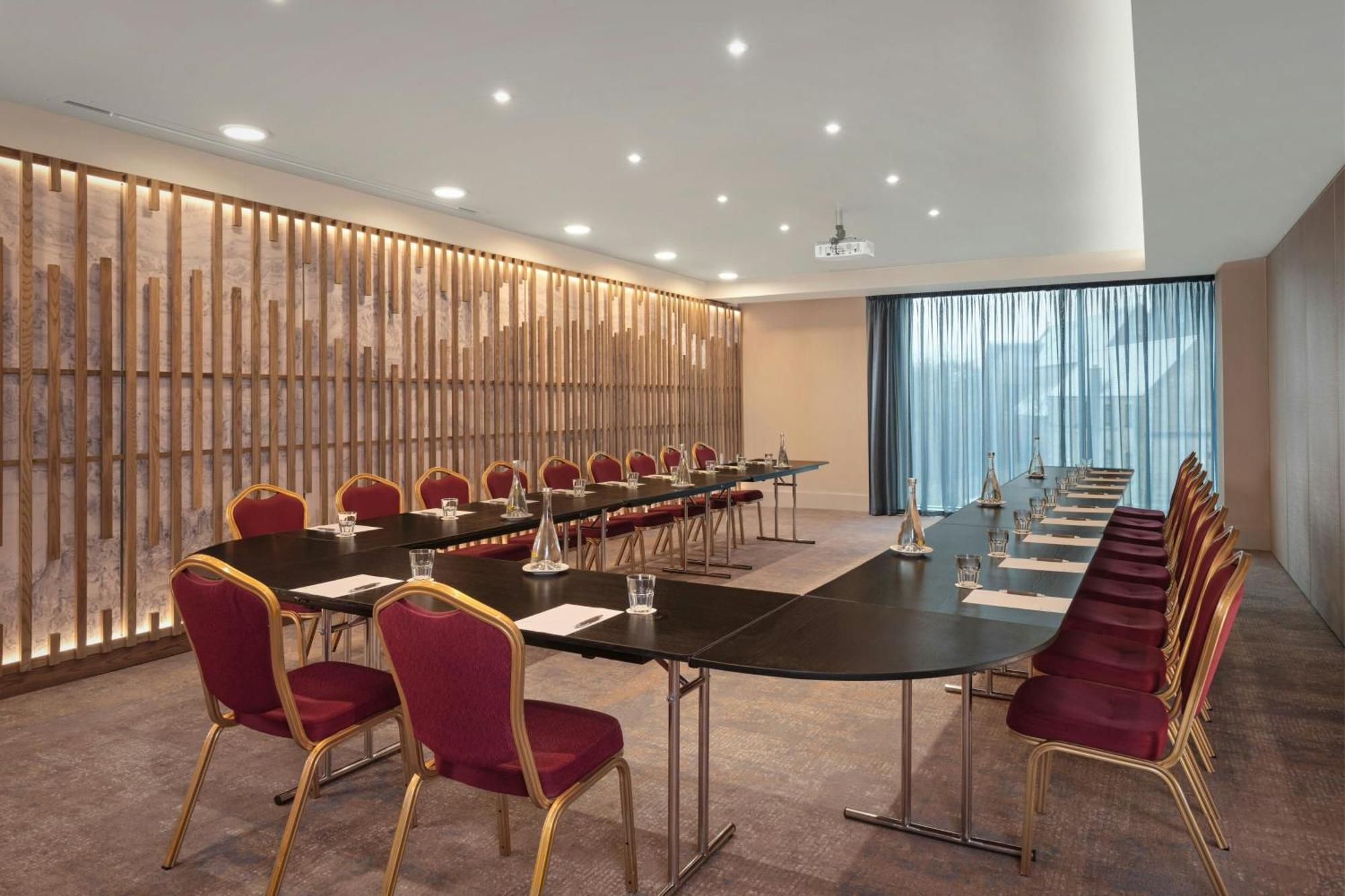 Sheraton Athlone Hotel Eksteriør billede
